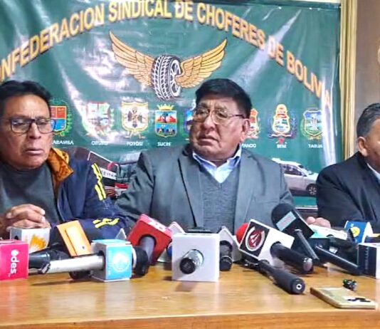 Choferes dan ultimátum de 48 horas al Gobierno para resolver la crisis de combustibles